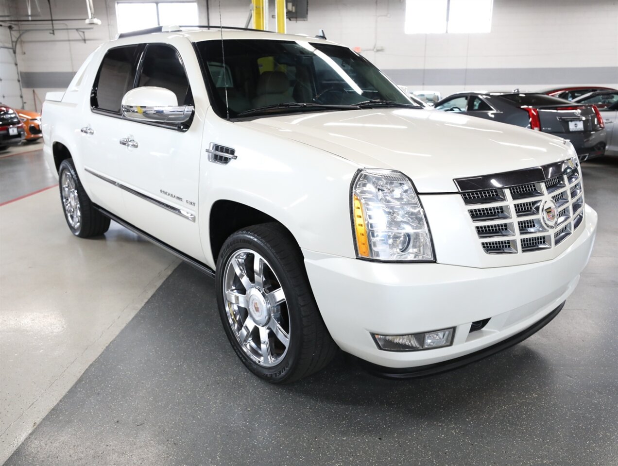 2013 Cadillac Escalade EXT Premium - Photo 6 - Addison, IL 60101