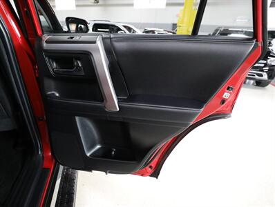 2021 Toyota 4Runner SR5 Premium   - Photo 18 - Addison, IL 60101