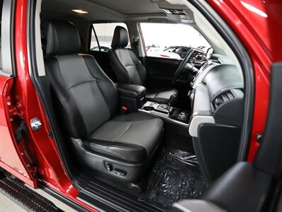 2021 Toyota 4Runner SR5 Premium   - Photo 17 - Addison, IL 60101