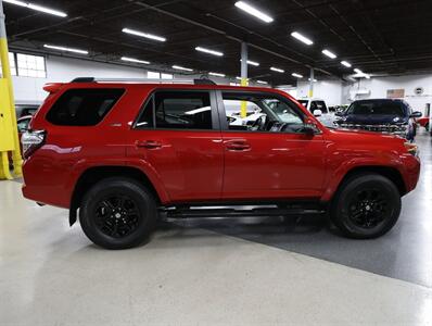 2021 Toyota 4Runner SR5 Premium - Photo 8 - Addison, IL 60101