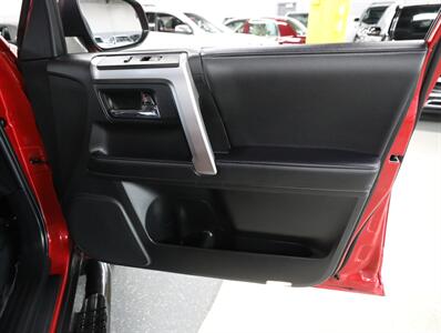2021 Toyota 4Runner SR5 Premium   - Photo 15 - Addison, IL 60101