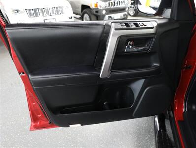 2021 Toyota 4Runner SR5 Premium   - Photo 29 - Addison, IL 60101