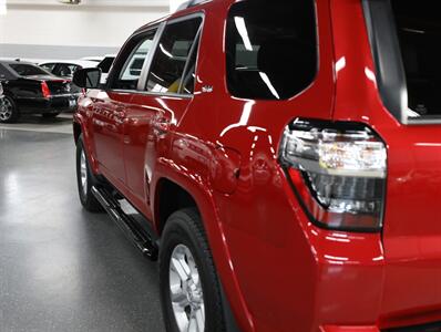 2021 Toyota 4Runner SR5 Premium   - Photo 12 - Addison, IL 60101