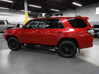 2021 Toyota 4Runner SR5 Premium - Photo 14 - Addison, IL 60101