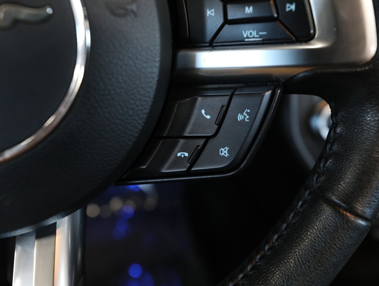 2017 Ford Mustang EcoBoost Premium - Photo 32 - Addison, IL 60101