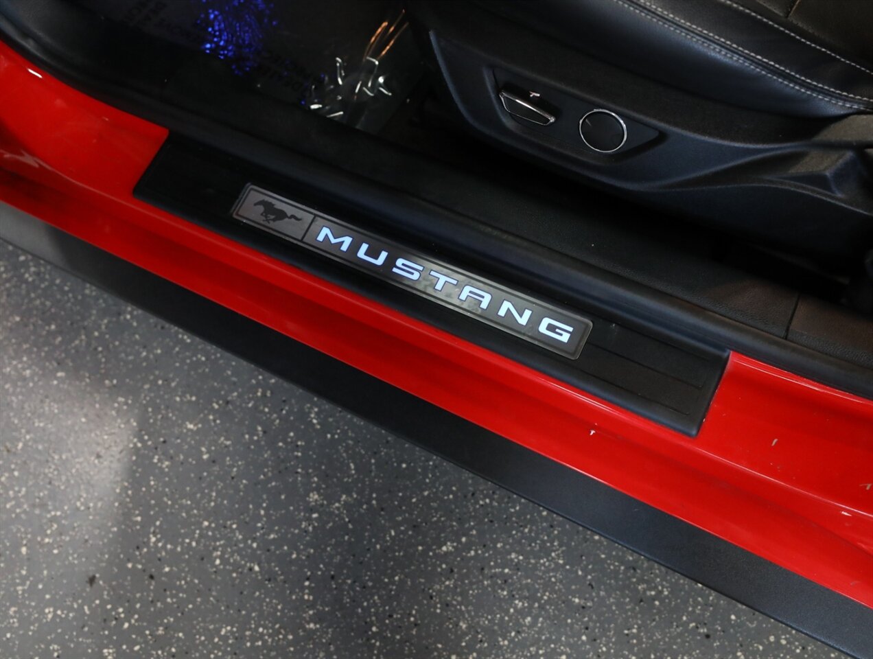 2017 Ford Mustang EcoBoost Premium - Photo 26 - Addison, IL 60101