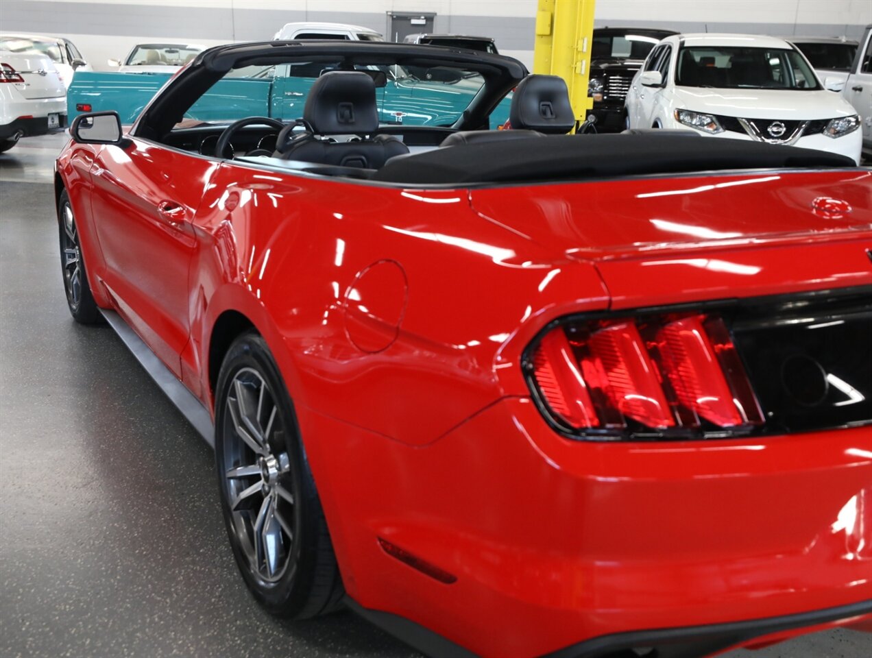 2017 Ford Mustang EcoBoost Premium - Photo 13 - Addison, IL 60101