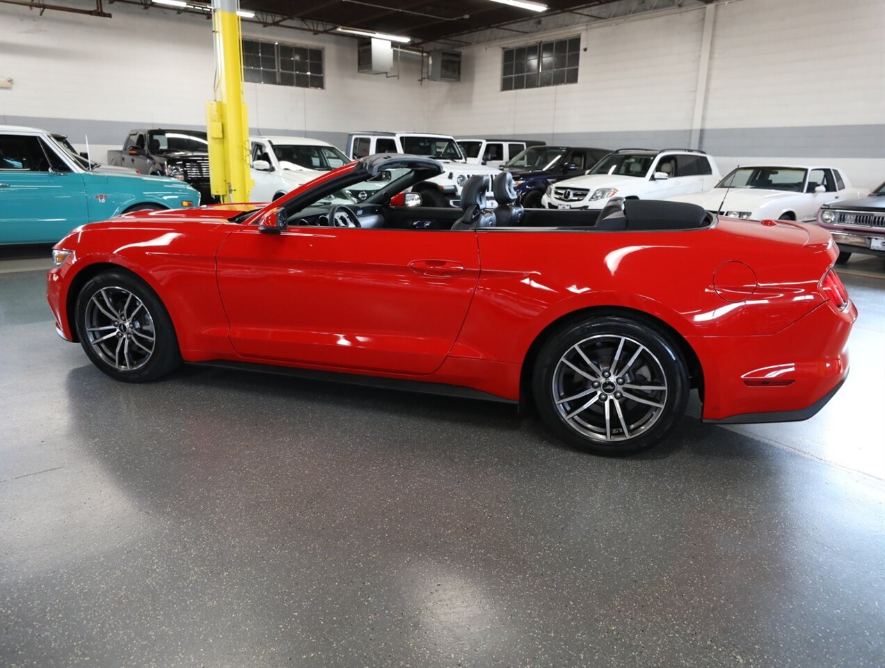 2017 Ford Mustang EcoBoost Premium - Photo 14 - Addison, IL 60101