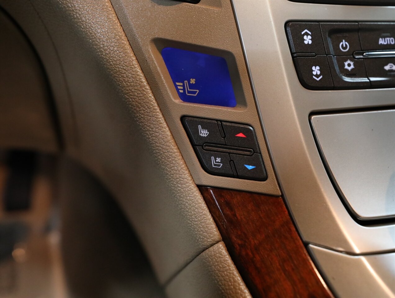 2014 Cadillac CTS 3.6L Premium - Photo 29 - Addison, IL 60101