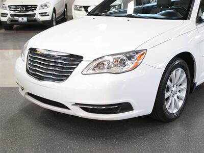 2011 Chrysler 200 Touring   - Photo 3 - Addison, IL 60101