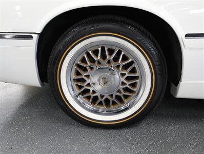 1995 Cadillac Eldorado Convertible   - Photo 39 - Addison, IL 60101