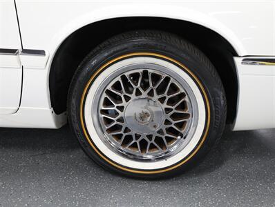 1995 Cadillac Eldorado Convertible   - Photo 40 - Addison, IL 60101