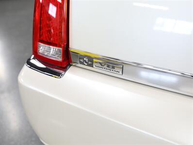 2010 Cadillac DTS 4.6L V8   - Photo 12 - Addison, IL 60101