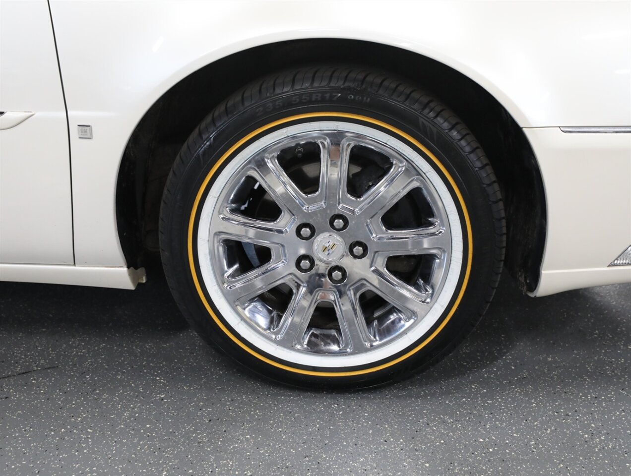 2010 Cadillac DTS 4.6L V8 - Photo 40 - Addison, IL 60101