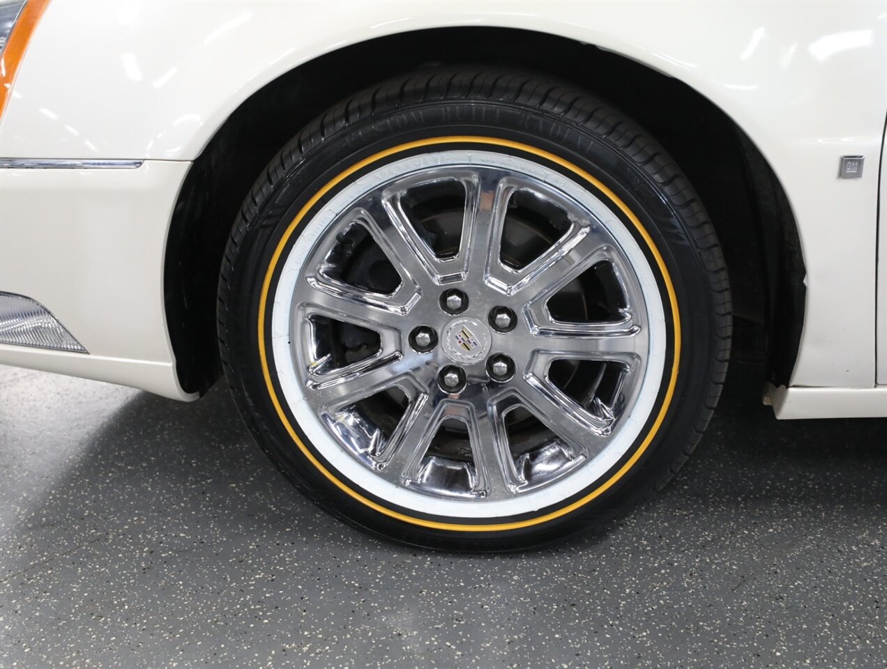 2010 Cadillac DTS 4.6L V8 - Photo 39 - Addison, IL 60101