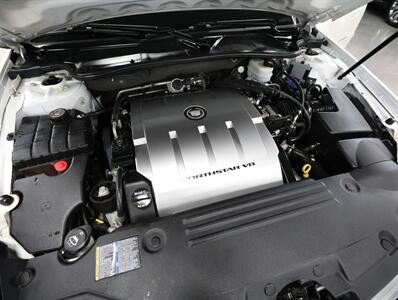 2010 Cadillac DTS 4.6L V8   - Photo 43 - Addison, IL 60101