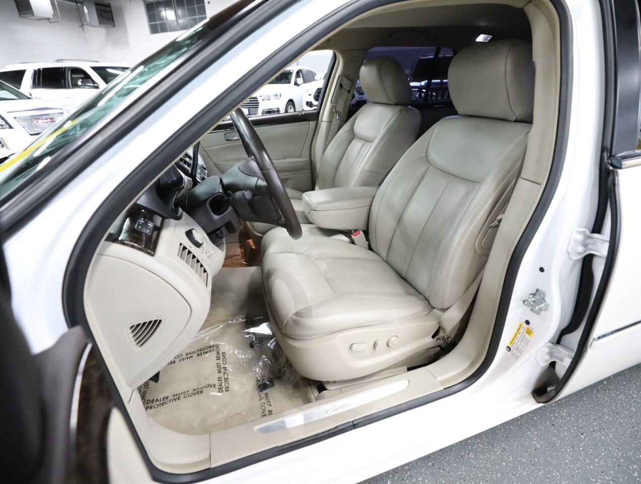 2010 Cadillac DTS 4.6L V8 - Photo 31 - Addison, IL 60101