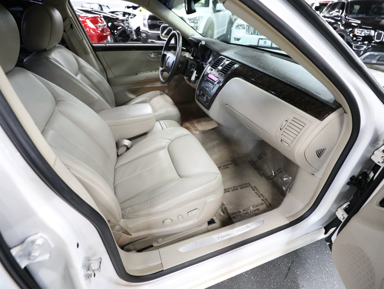 2010 Cadillac DTS 4.6L V8 - Photo 19 - Addison, IL 60101