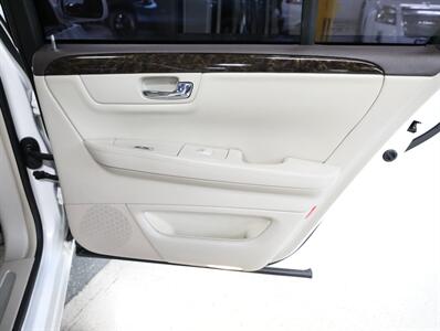 2010 Cadillac DTS 4.6L V8   - Photo 21 - Addison, IL 60101