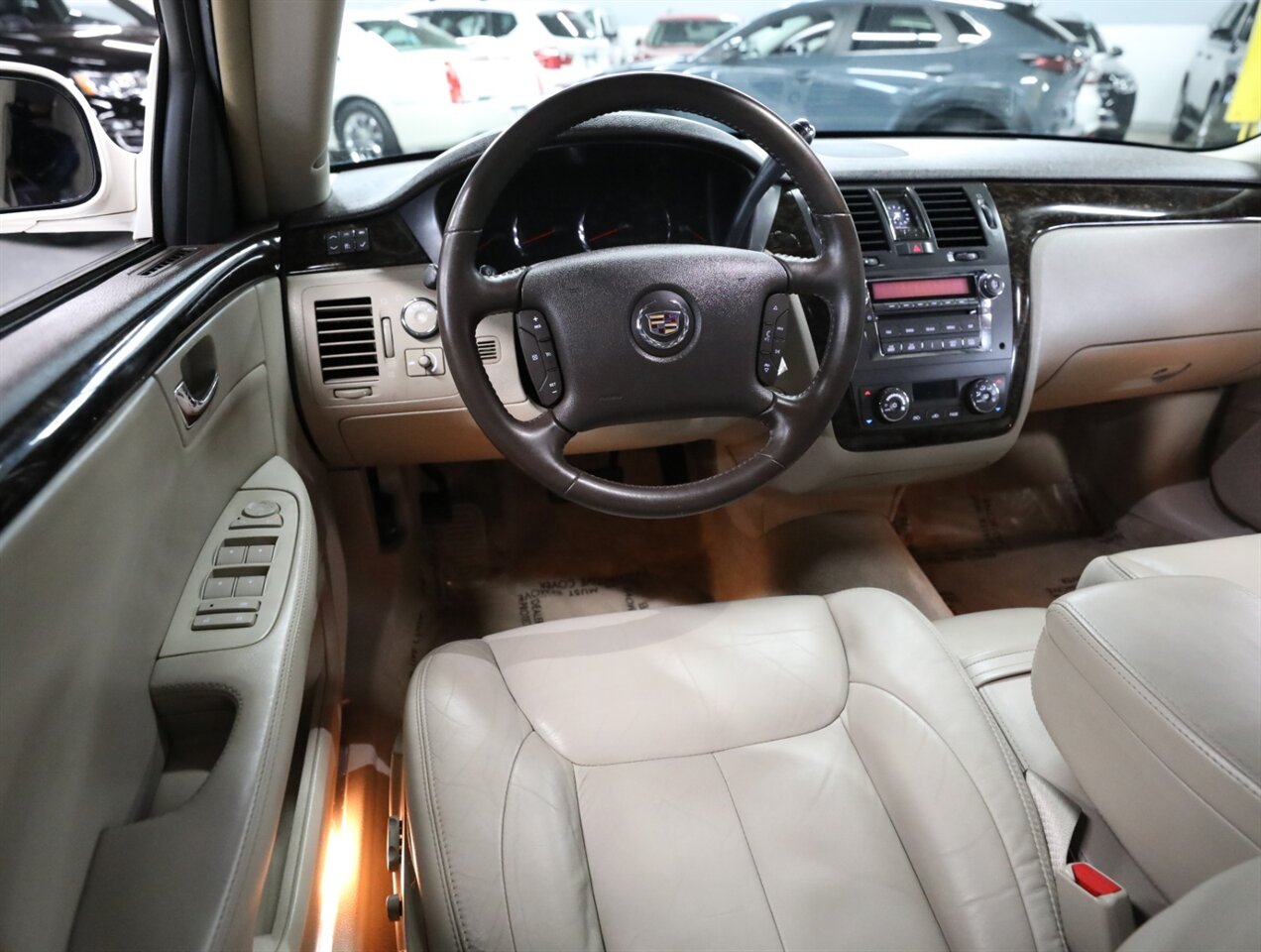 2010 Cadillac DTS 4.6L V8 - Photo 28 - Addison, IL 60101