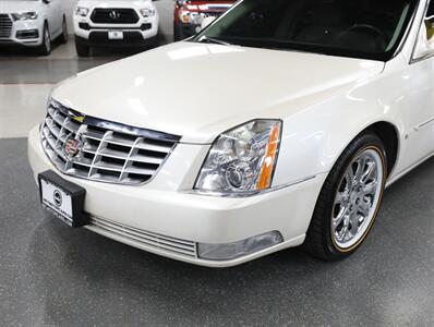 2010 Cadillac DTS 4.6L V8   - Photo 3 - Addison, IL 60101