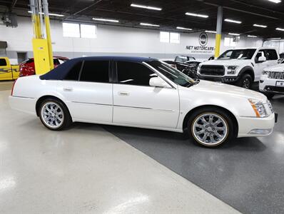 2010 Cadillac DTS 4.6L V8   - Photo 8 - Addison, IL 60101