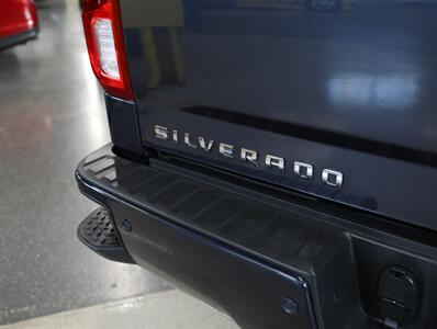 2018 Chevrolet Silverado 1500 LTZ Z71   - Photo 12 - Addison, IL 60101