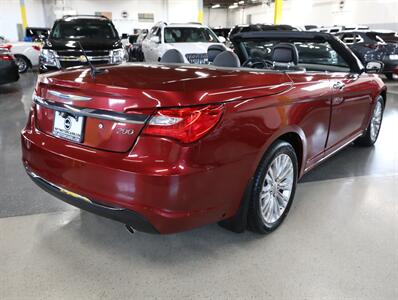 2013 Chrysler 200 Limited Convertible   - Photo 9 - Addison, IL 60101