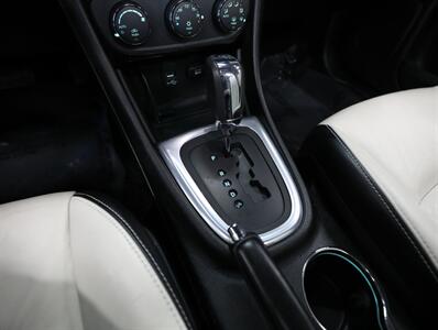 2013 Chrysler 200 Limited Convertible   - Photo 27 - Addison, IL 60101