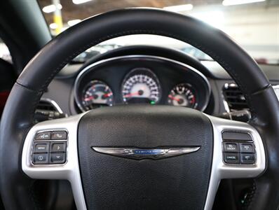 2013 Chrysler 200 Limited Convertible   - Photo 33 - Addison, IL 60101