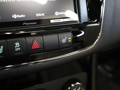 2013 Chrysler 200 Limited Convertible   - Photo 29 - Addison, IL 60101