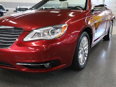 2013 Chrysler 200 Limited Convertible   - Photo 5 - Addison, IL 60101
