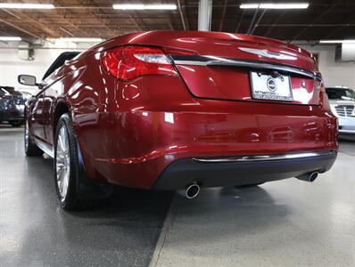2013 Chrysler 200 Limited Convertible   - Photo 12 - Addison, IL 60101