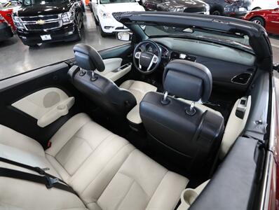 2013 Chrysler 200 Limited Convertible   - Photo 16 - Addison, IL 60101