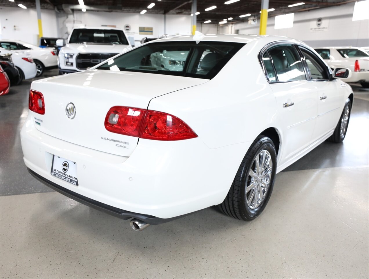 2011 Buick Lucerne CXL Premium - Photo 9 - Addison, IL 60101