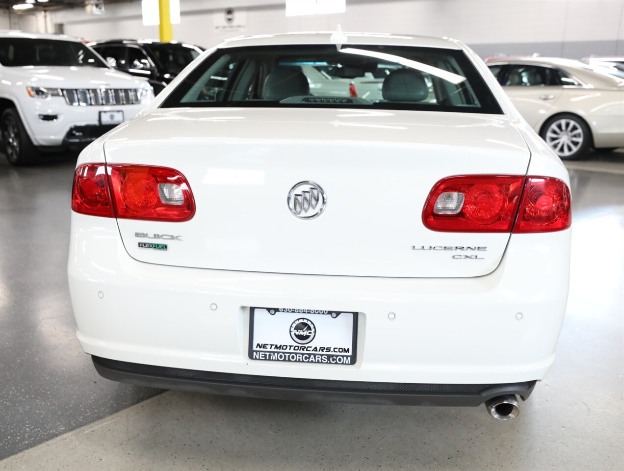 2011 Buick Lucerne CXL Premium - Photo 10 - Addison, IL 60101