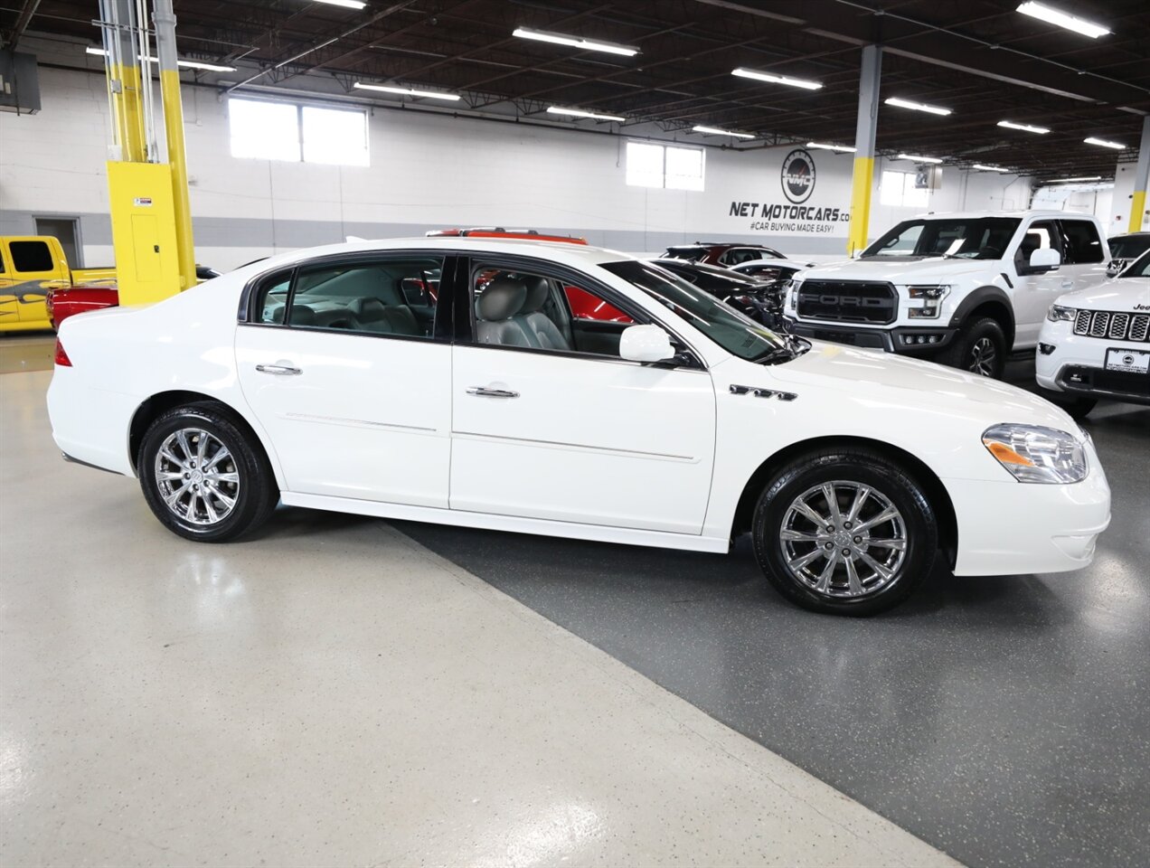 2011 Buick Lucerne CXL Premium - Photo 8 - Addison, IL 60101