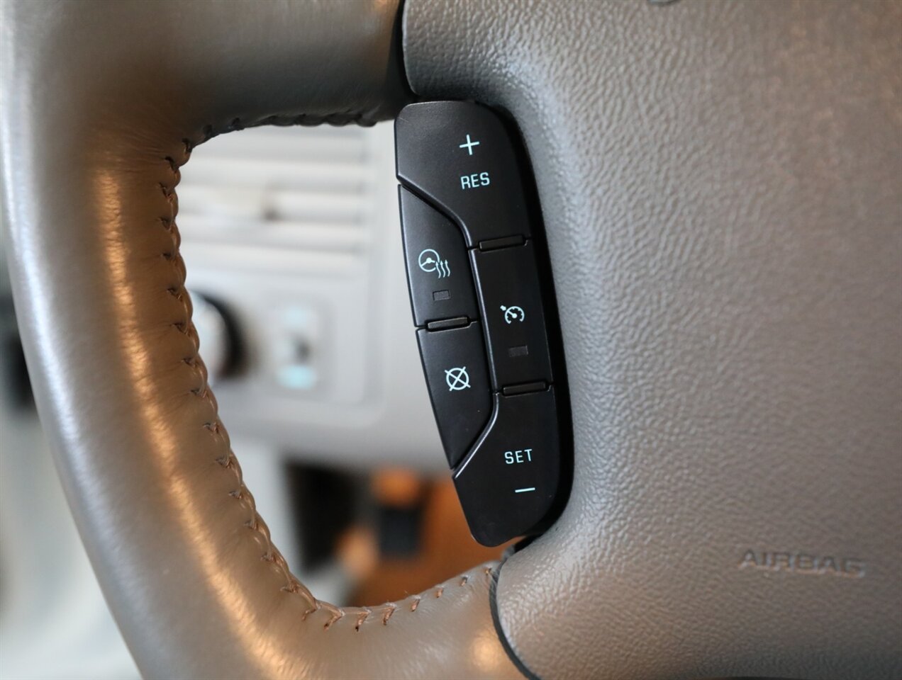 2011 Buick Lucerne CXL Premium - Photo 33 - Addison, IL 60101