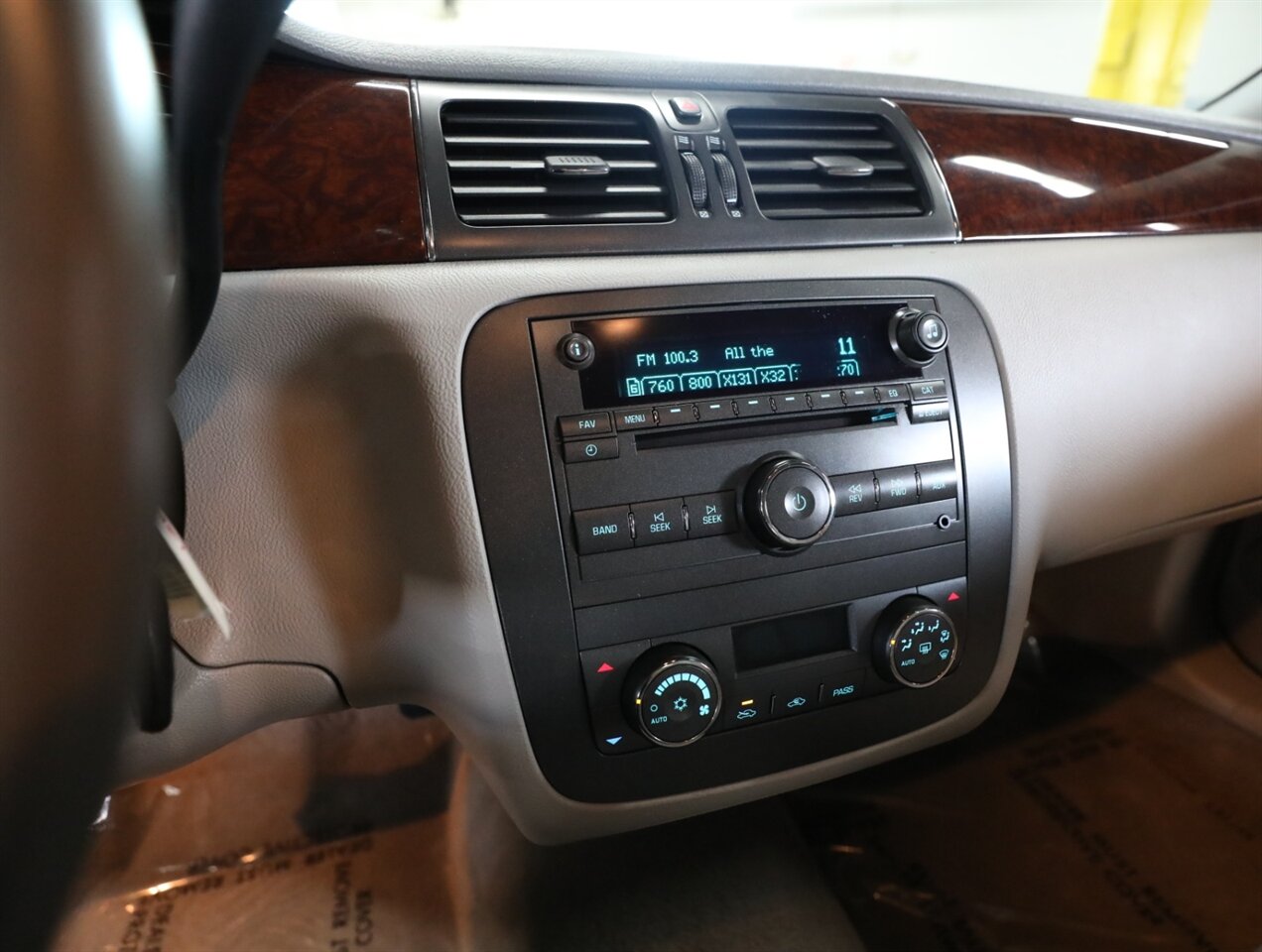 2011 Buick Lucerne CXL Premium - Photo 31 - Addison, IL 60101