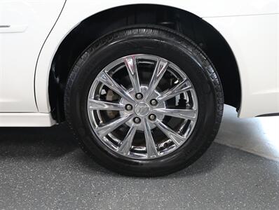2011 Buick Lucerne CXL Premium   - Photo 38 - Addison, IL 60101