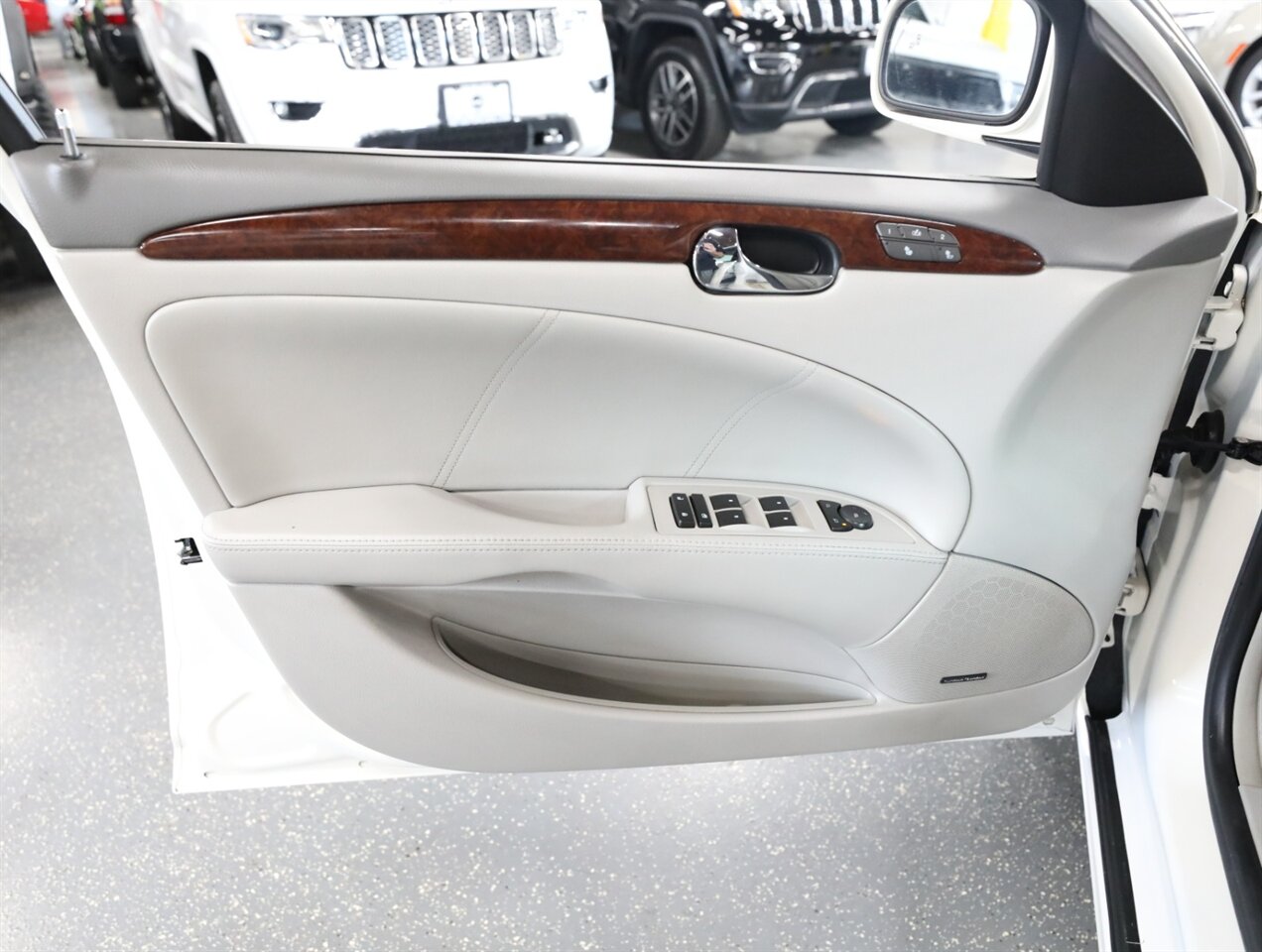 2011 Buick Lucerne CXL Premium - Photo 27 - Addison, IL 60101