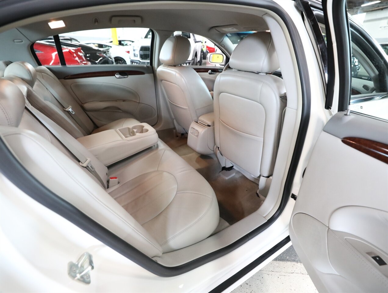 2011 Buick Lucerne CXL Premium - Photo 20 - Addison, IL 60101
