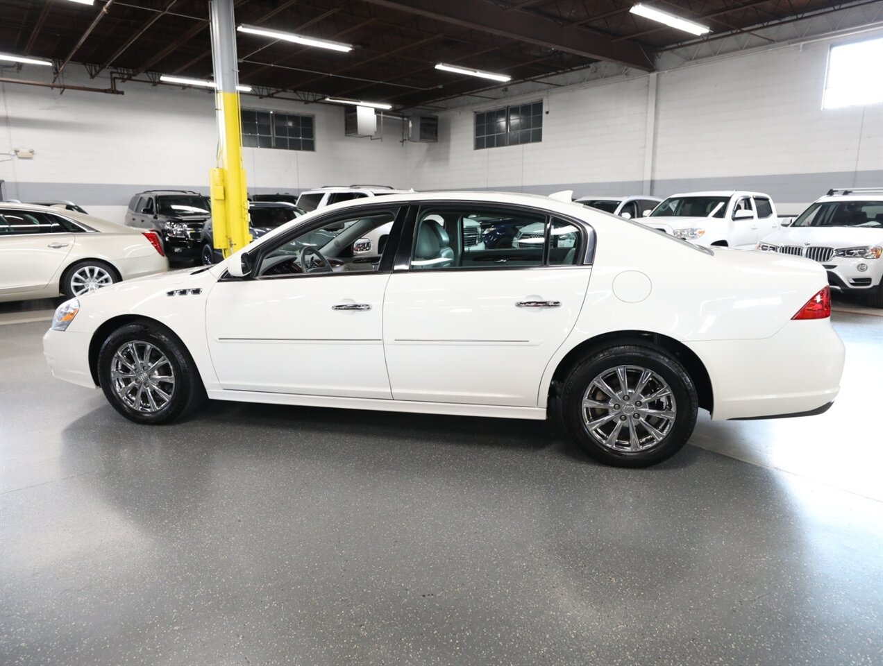 2011 Buick Lucerne CXL Premium - Photo 15 - Addison, IL 60101