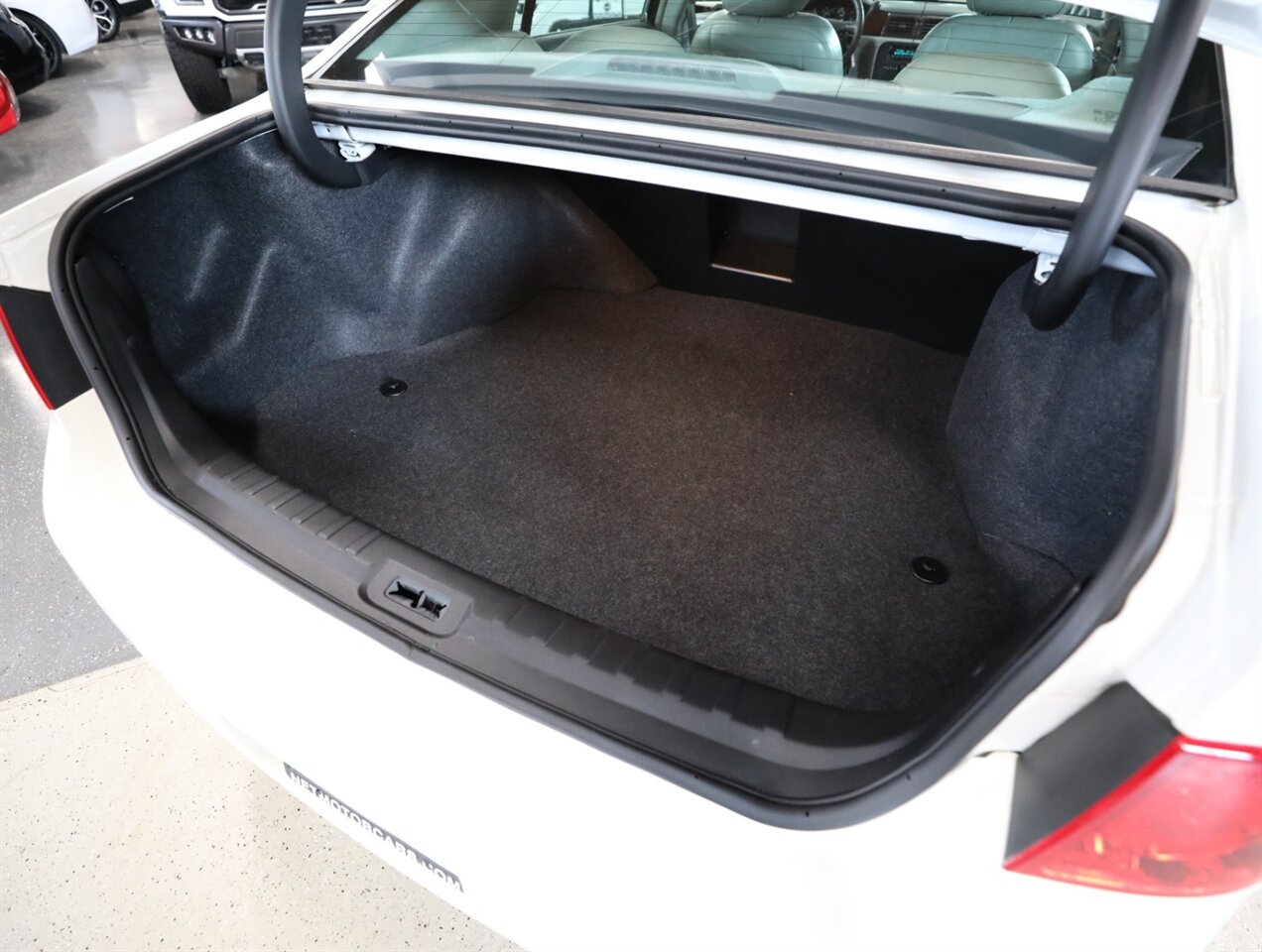 2011 Buick Lucerne CXL Premium - Photo 22 - Addison, IL 60101