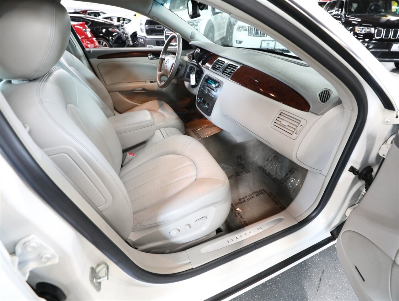 2011 Buick Lucerne CXL Premium - Photo 17 - Addison, IL 60101