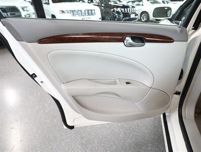 2011 Buick Lucerne CXL Premium   - Photo 23 - Addison, IL 60101