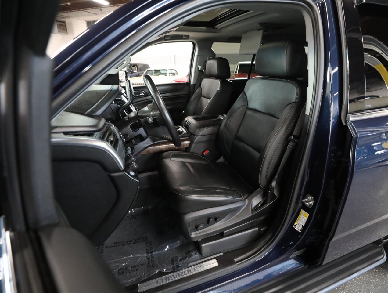 2019 Chevrolet Tahoe LT - Photo 34 - Addison, IL 60101