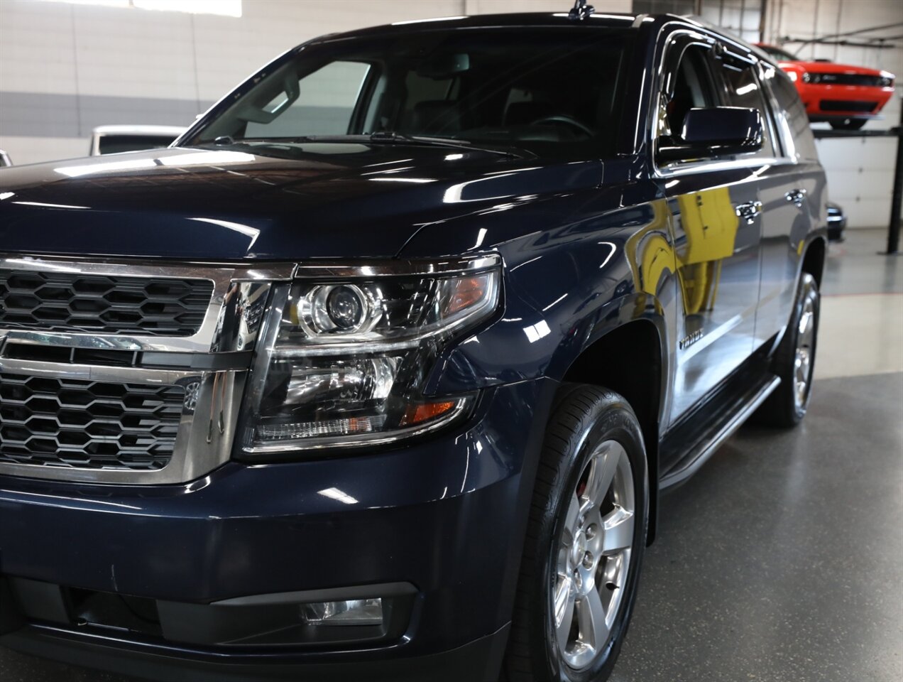 2019 Chevrolet Tahoe LT - Photo 5 - Addison, IL 60101