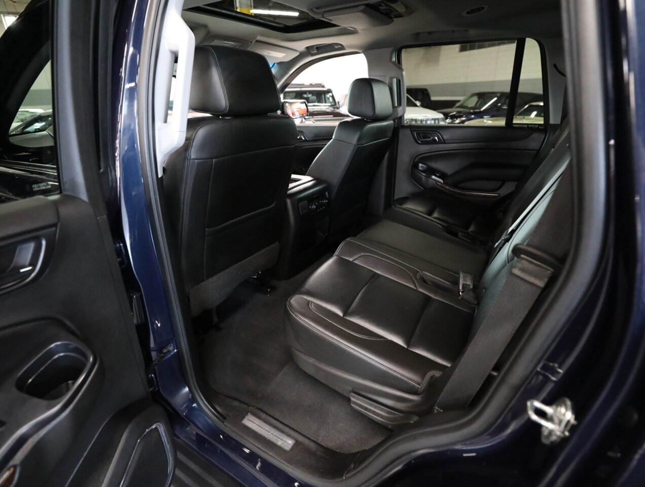 2019 Chevrolet Tahoe LT - Photo 27 - Addison, IL 60101