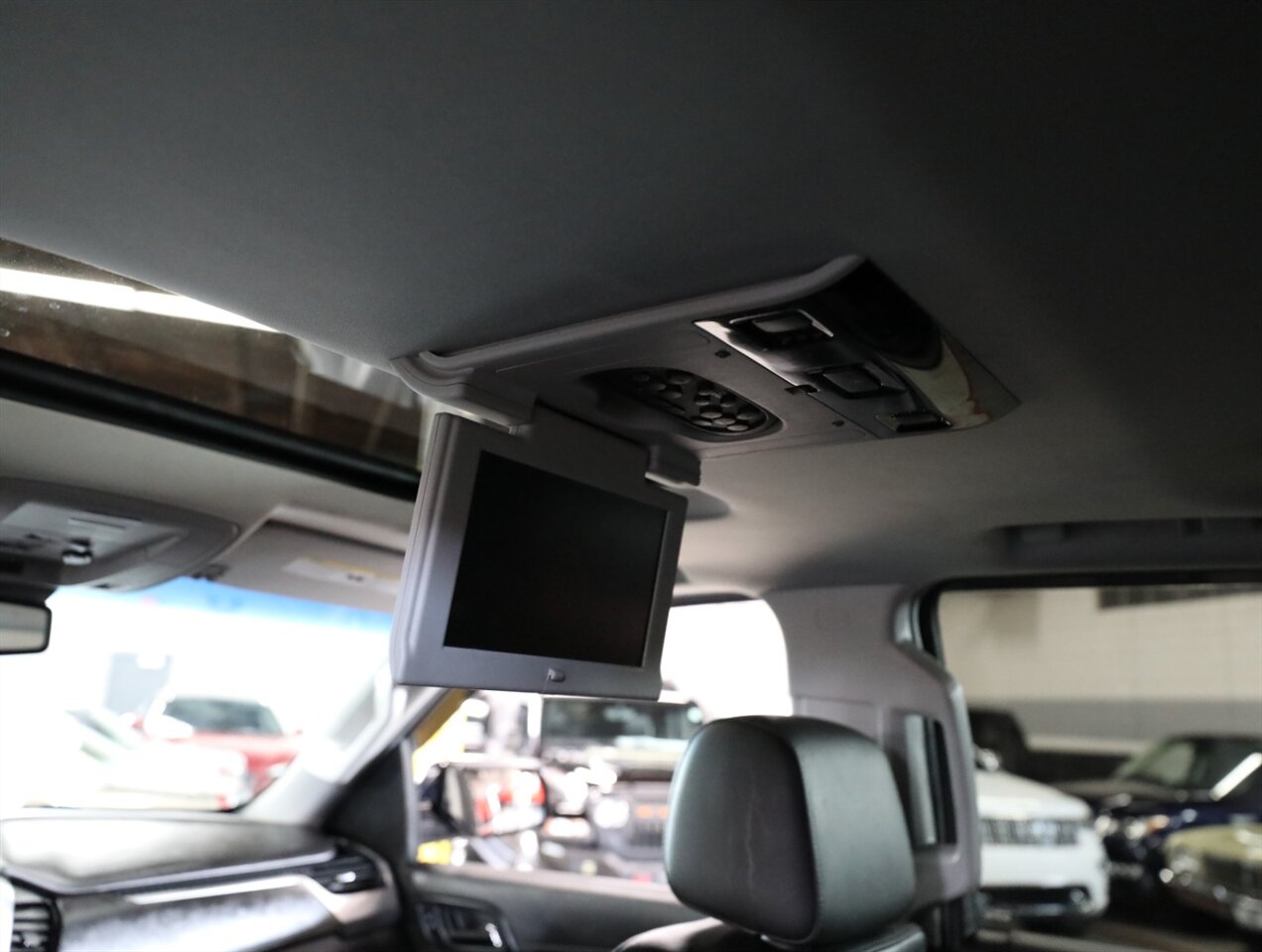 2019 Chevrolet Tahoe LT - Photo 29 - Addison, IL 60101